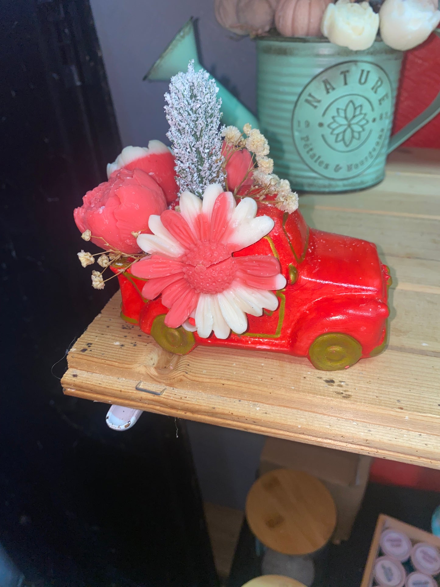 Bouquet voiture macaron framboise violette